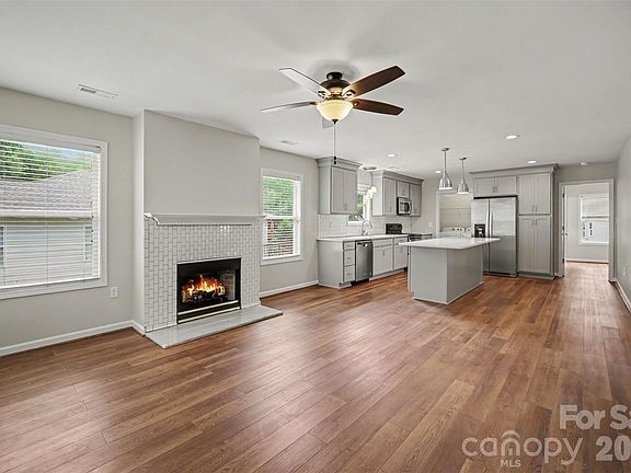 4th image of 127 Pratt St