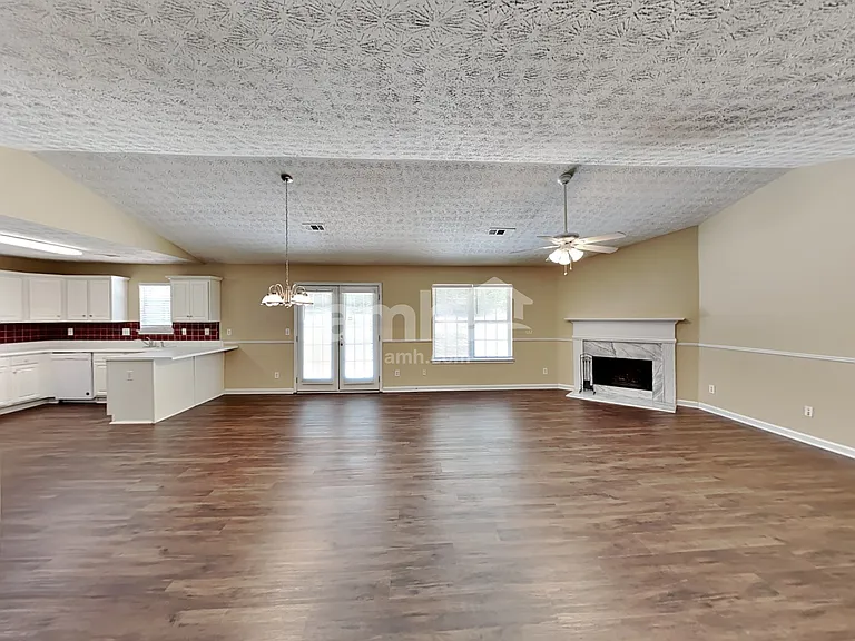 4160 Lenox Park Dr — Photo 5
