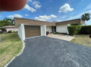 4606 Queen Palm Ln, Fort Lauderdale, FL 33319