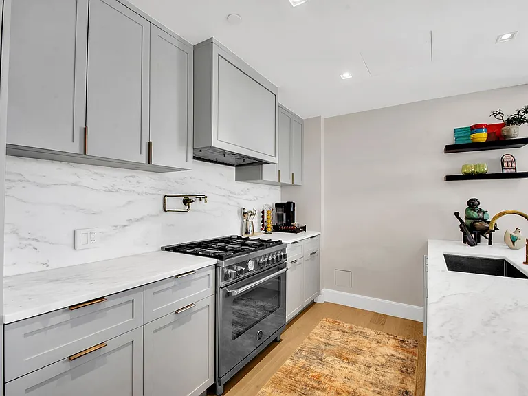 310 W 113th St #801 — Photo 10