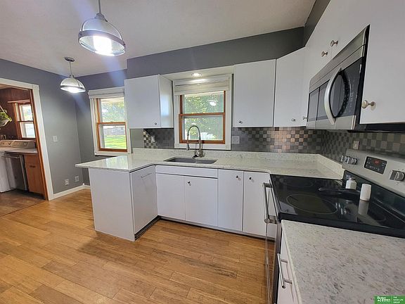 5th image of 406 Gordon St