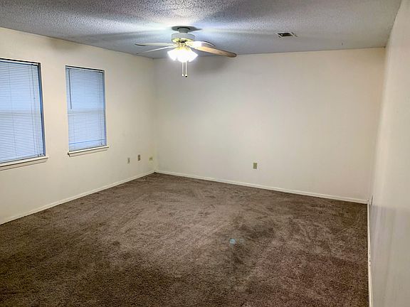 3rd image of 406 Joplin Pl
