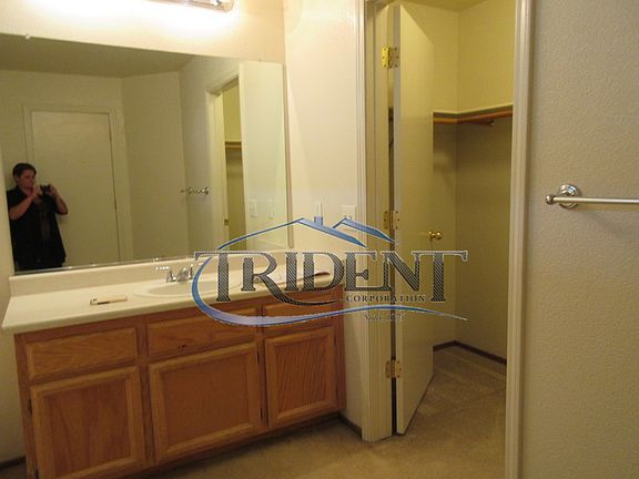 5th image of 1070 Arbor Dr