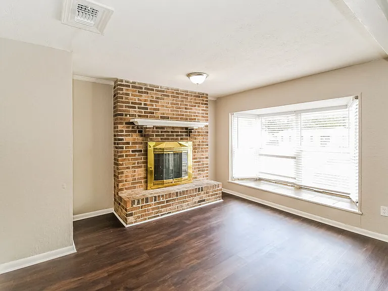 7563 Patrice Ct — Photo 6
