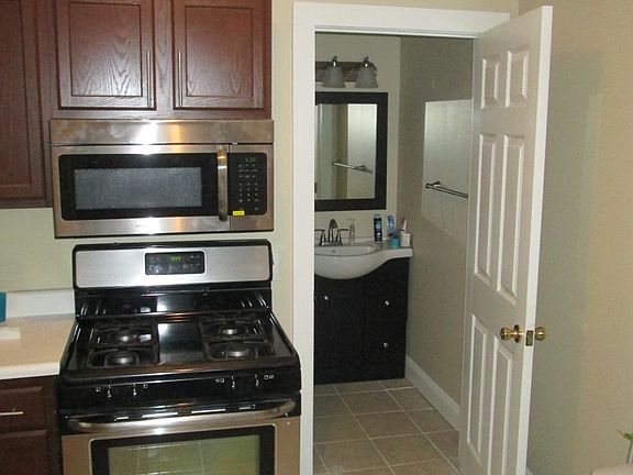 5th image of 68 Walnut St #4B-2Ba