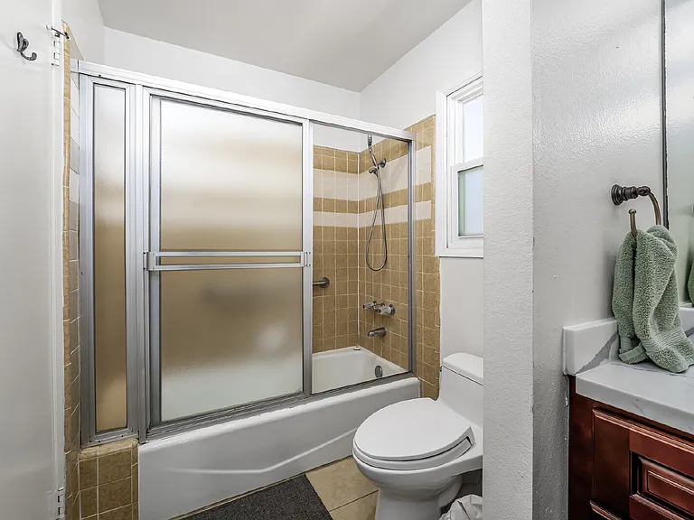 805 N Bay Front — Photo 38
