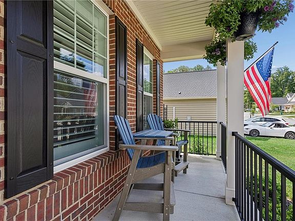 3rd image of 3987 Isaac Cir