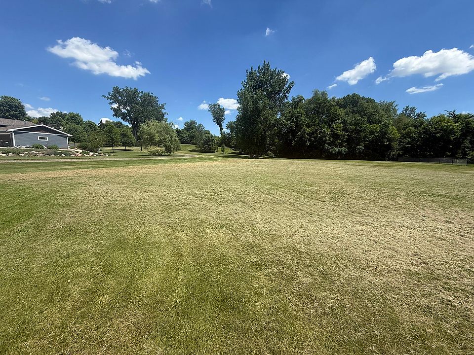 2nd image of Open Lot Browers St E