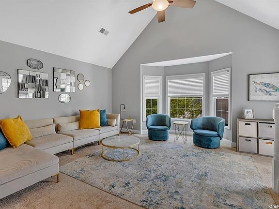 3rd image of 208 Okeefe Ct
