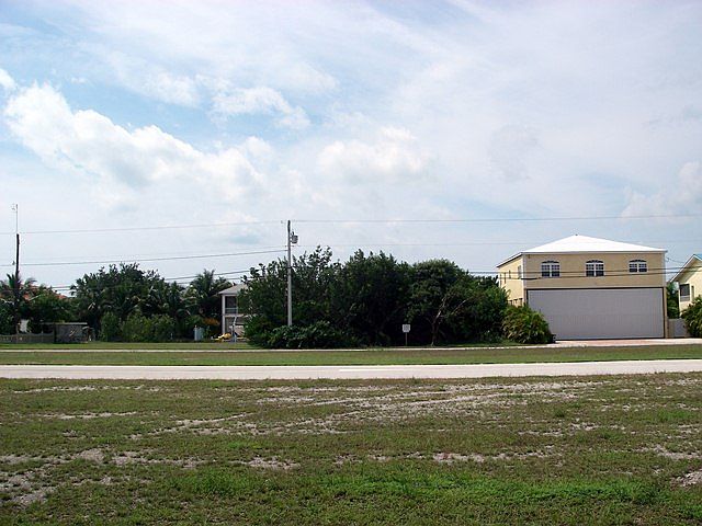 1st image of 5 Airport Dr S