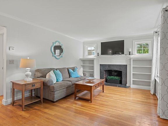5th image of 277 Vernon St