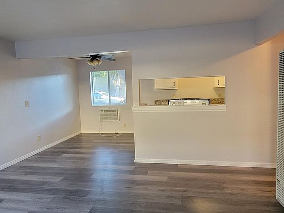 4th image of 711 Claraday St #20