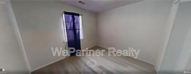 127 Tuscany Ln — Photo 2