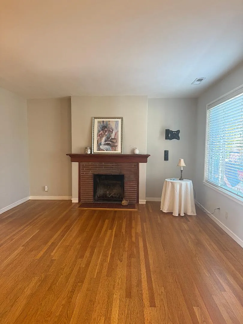 908 E Grant Pl — Photo 4