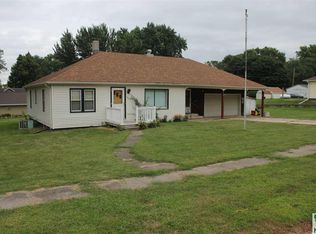 306 6th St, Ireton, IA 51027
