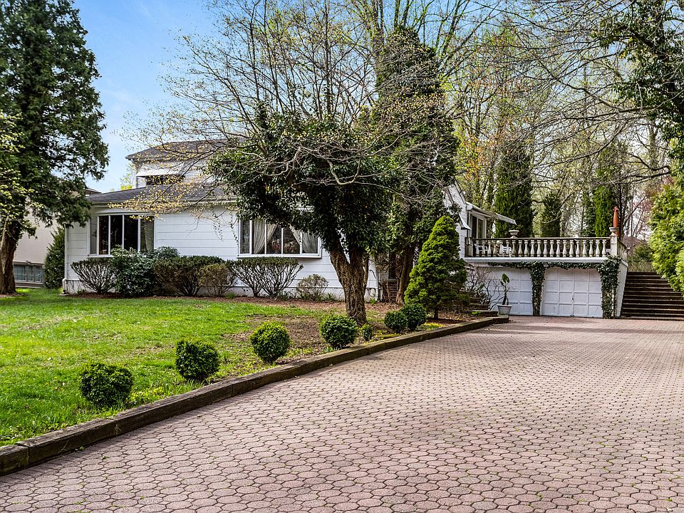 1st image of 6 Meadow Ln