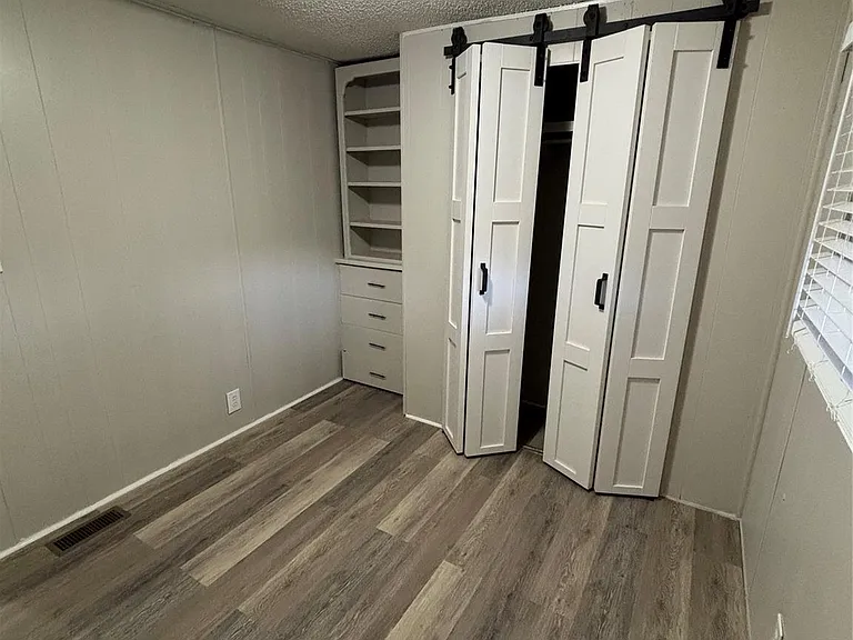 242 John C Rd — Photo 12