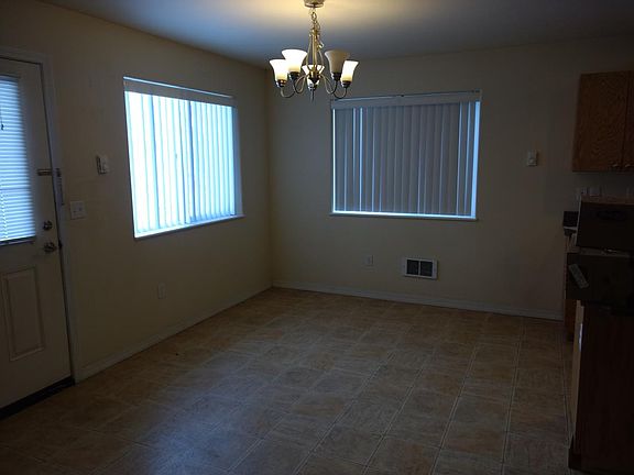 4th image of 313 13th Ave E #B