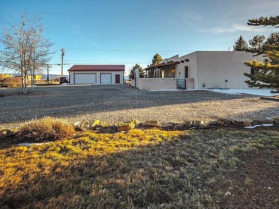 3rd image of 400 Hondo Seco Rd