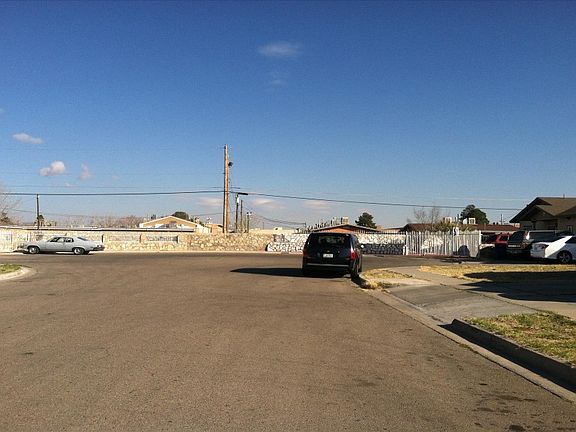 4th image of 8108 Norte Pl