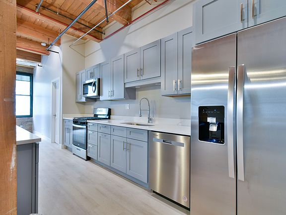 3rd image of 11 E Illinois St #301