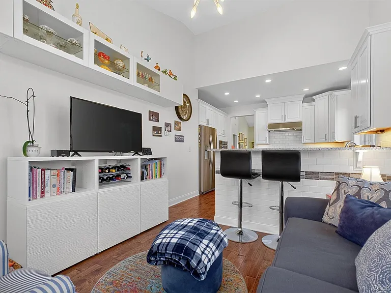 17 Deforest Dr — Photo 20