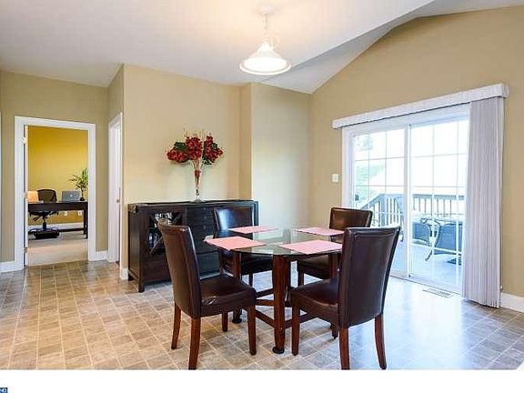 5th image of 154 Bridle Path Ln
