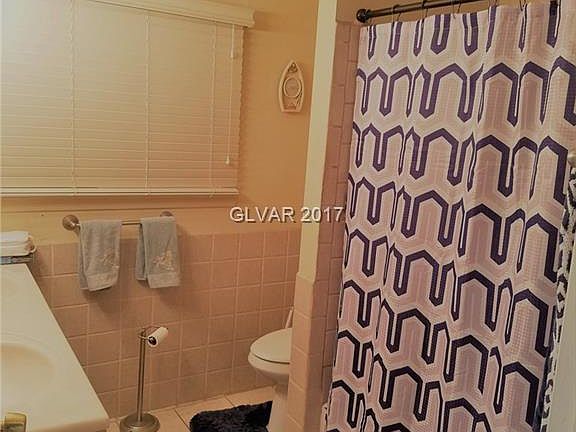2nd image of 4042 Meadowglen Ave