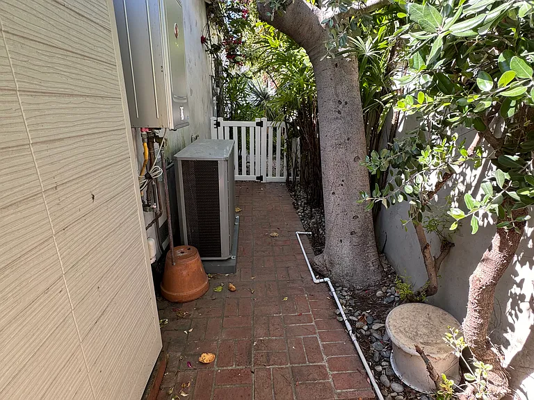 222 Saint Joseph Ave — Photo 35