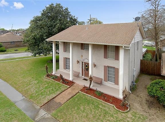 2nd image of 3901 Lake Trail Dr