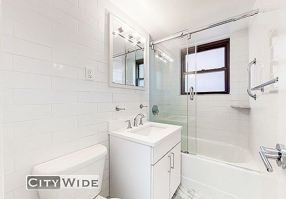 2nd image of 145 E 16th St APT 11e