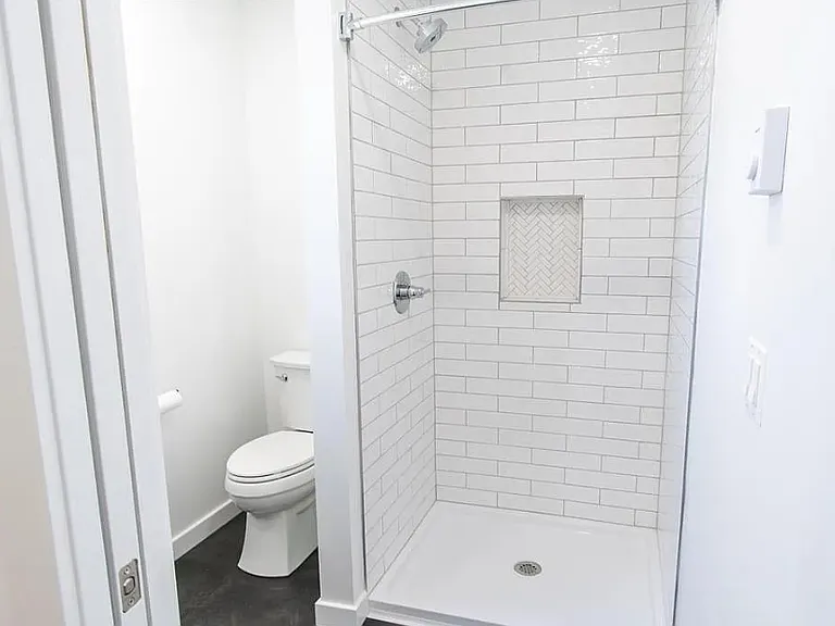 325 Strouse Ave #A — Photo 4