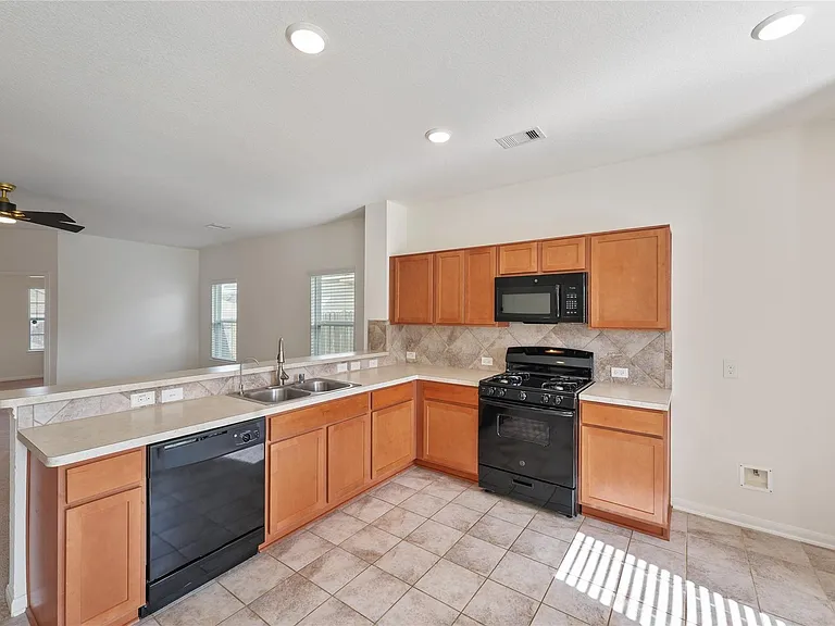 5006 Fairwater Ct — Photo 10