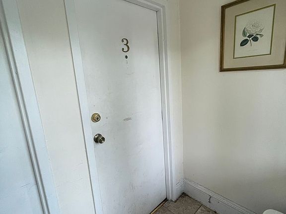 2nd image of 2215 W Grace St APT 3