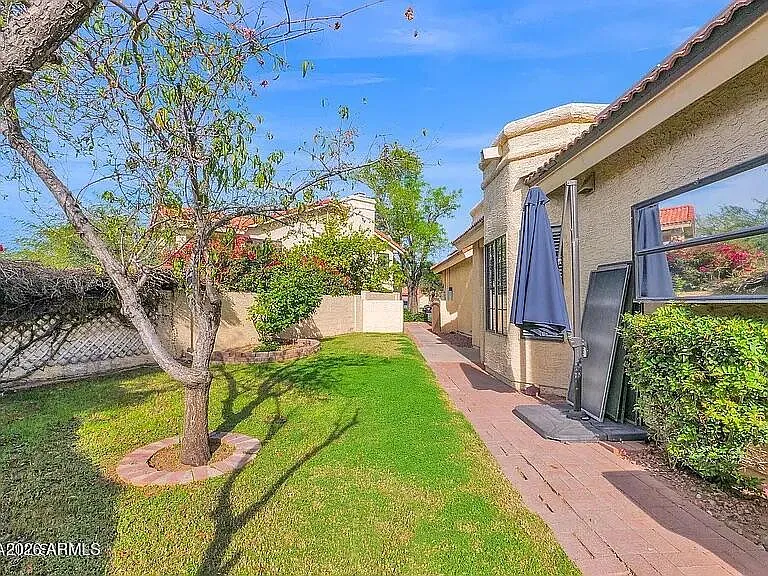 8979 E Gail Rd — Photo 27