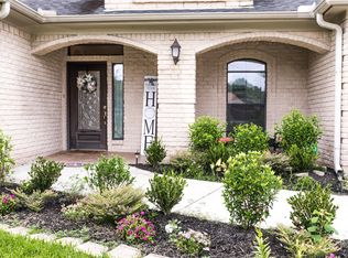 617 S Heights St, La Marque, TX 77568