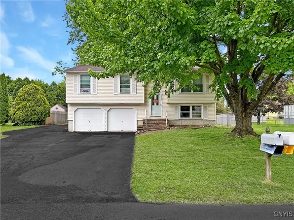 8304 Radian Path, Baldwinsville, NY 13027