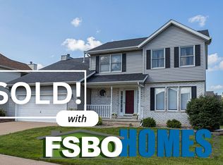 2196 Hunter Rd, Bettendorf, IA 52722