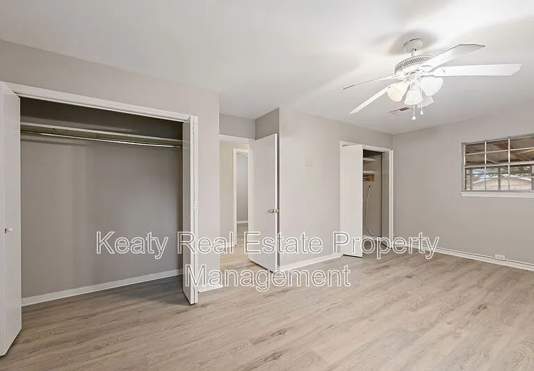 137 Amber St — Photo 20