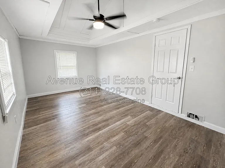 830 Loekes Dr — Photo 7
