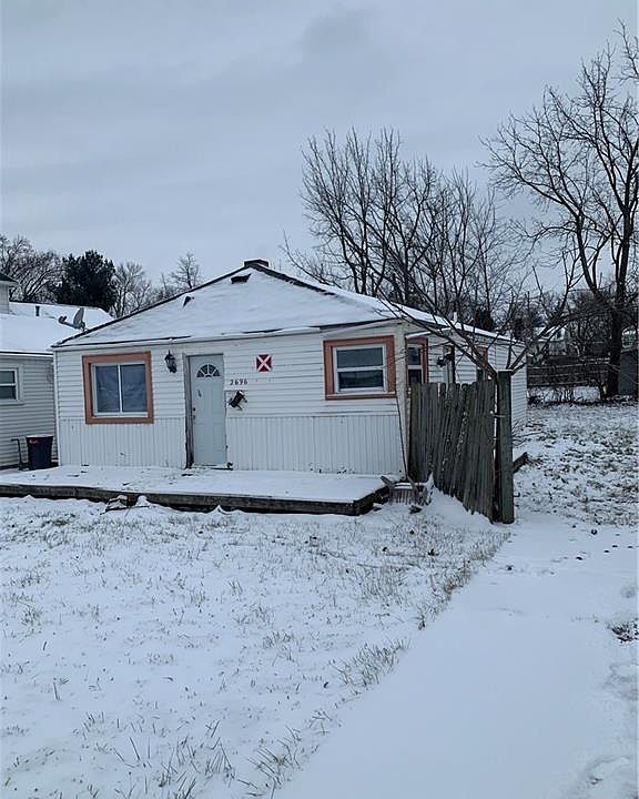 2nd image of 2696 Tecumseh Ave