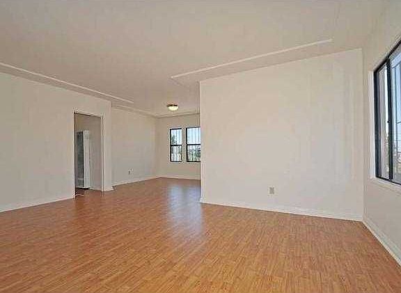 3rd image of 5325 Churchward St