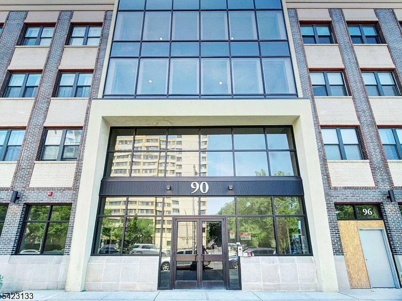 1st image of 90 Clinton Ave #204