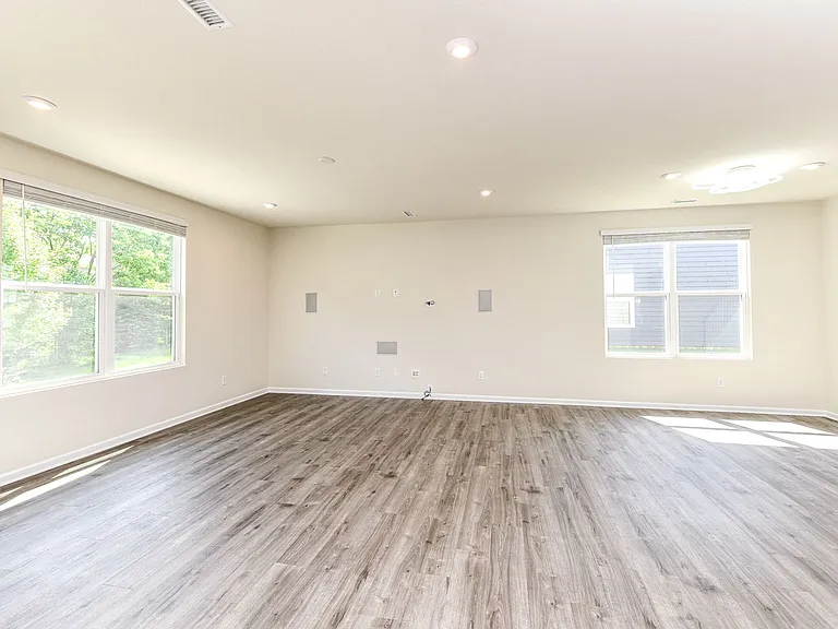5465 Dunhaven Rd — Photo 15