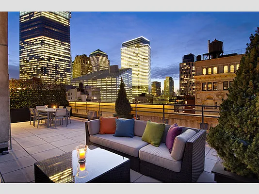 Sold by Stribling | media 8