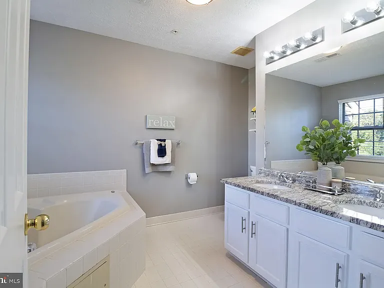 202 Oliver Heights Rd — Photo 2