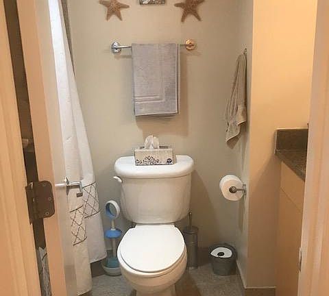 3rd image of 7500 Woodmont Ave APT 504