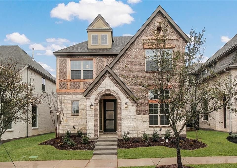 1st image of 7012 Royal View Dr