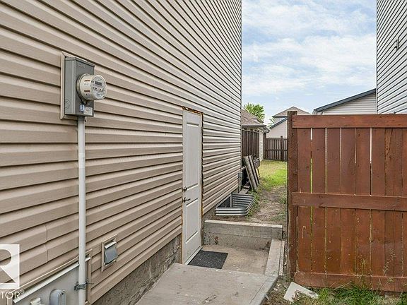 3rd image of 3511 15a St NW