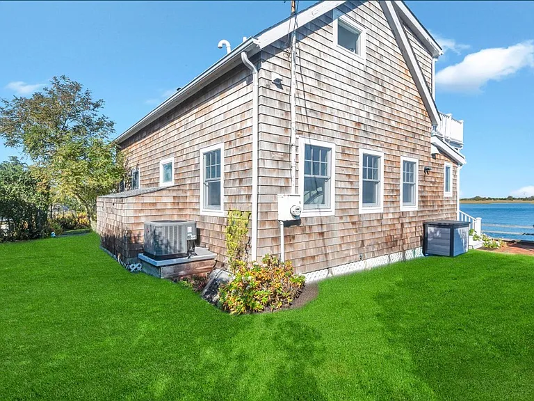 Towd Point Rd — Photo 11